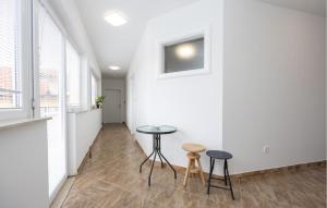 1 Bedroom Gorgeous Apartment In Imotski