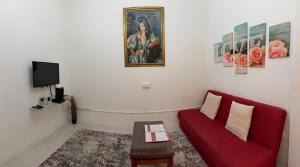 FAC- Falcons Nest by Vallettastay