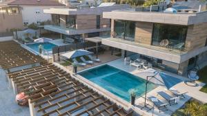 Luxury Villa Pearl 2 with infinity pool