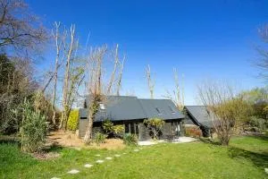 White Hill Lodge - rustic cabin set in a stunning meadow - Fawkham