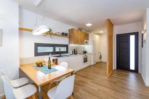 Villa Gavia by Villa Plus