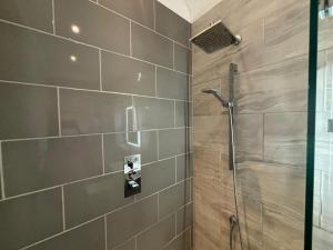 44 Sea View Street Modern 1bed Flat - Contractors Welcome & Fast Wifi