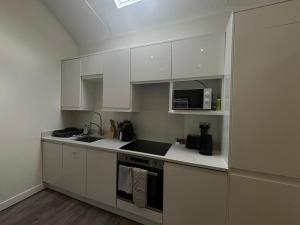 44 Sea View Street Modern 1bed Flat - Contractors Welcome & Fast Wifi