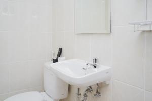 Good Deal Studio Apartment M-Town Residence near Summarecon Serpong By Travelio