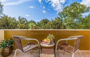 3 Bedroom Lovely Home In Barbariga