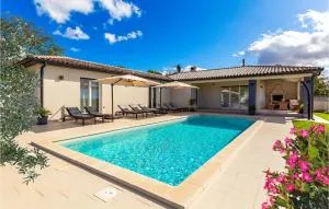 3 Bedroom Awesome Home In Vodnjan - Krmed