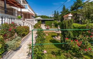 Lovely Apartment In Jadranovo With Wifi