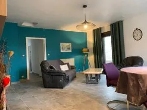 Maison de village avec extérieur - Jassans-Riottier