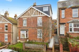 Stylish Spacious House Central Tonbridge With Free Parking & Garden