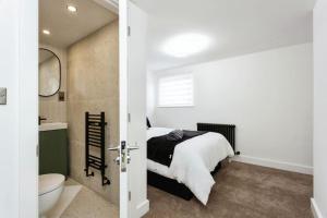 Stylish Spacious House Central Tonbridge With Free Parking & Garden