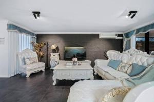 Equitice Winter Moonlight Villa