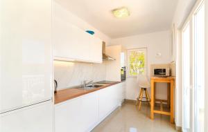 Gorgeous Apartment In Vrboska