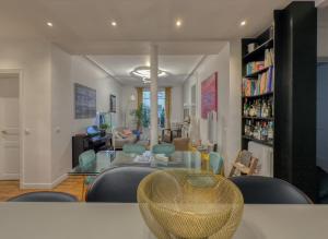 Luxury Place near Champs Elysees