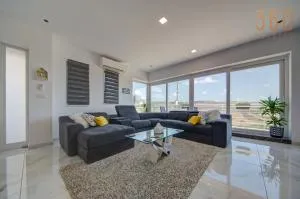 Stunning Villa with Jacuzzi & beautiful views by 360 Estates - Mġarr