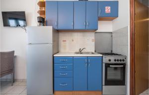 Nice Apartment In Jablanac With Kitchen