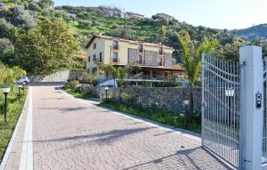 Lovely Apartment In Longobardi Marina