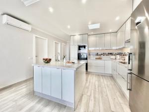 PaulMarie Superior Ocean Lounge