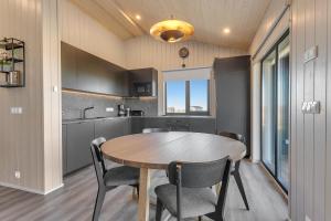 Cozy 3BR Family Home with Hot Tub & Scenic Views