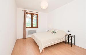 Maisons de vacances Gorgeous Home In Briare With Sauna : photos des chambres