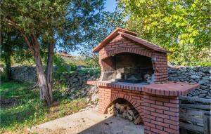 4 Bedroom Cozy Home In Labin 