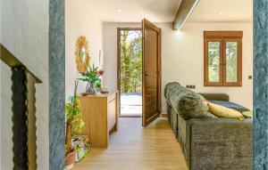 4 Bedroom Gorgeous Home In Lousame