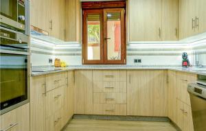 4 Bedroom Gorgeous Home In Lousame