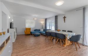 Awesome Home In Drivenik With Jacuzzi