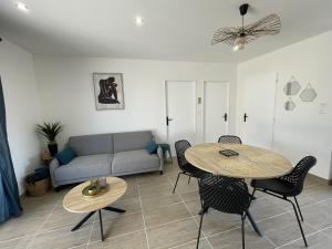 Maisons de vacances Gite De La Fontaine Avec Jaccuzi : photos des chambres
