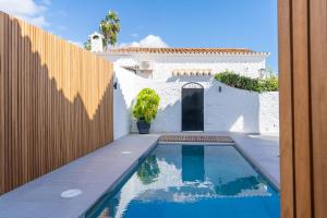 Luxury house with private heated pool in Nerja!