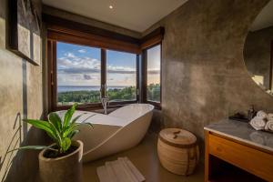 Phòng 2 Giường Đơn Với Phòng Tắm Riêng (Twin Room with Private Bathroom)