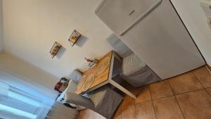 City Center Comfort - Cozy, Fully Equipped 3-Room Apartment Near Main Station