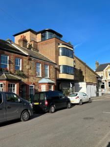The Curve , The Old Shop & The New Shop