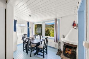 Cabin by the Fjord 1h from Oslo