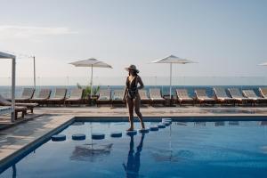 Hotel Roger de Flor by Seleqtta