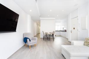 Stylish Urban Stay in Santa Cruz, Plaza Militar