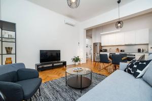 Bright and designed Apartment in the Center