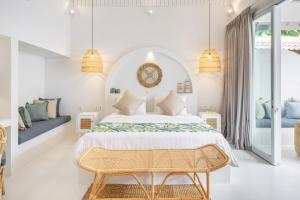 ADULTS ONLY Chic Boutique Room with Pool 900m Walk to Beach