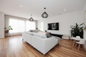 EDEN spacious Torquay family escape