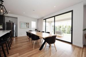 EDEN spacious Torquay family escape