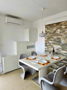 Apartments with parking space Njivice, Krk - 23573