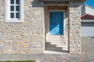 Villa Zizi with heated pool 42 m2 near sea