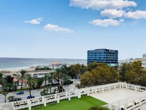 Sol de Marbella Apartamento con vistas al mar, piscina y cerca de la playa