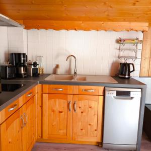 Appartements T2 tout confort avec balcon au calme entre lac et montagne : photos des chambres