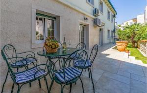 Nice Apartment In Pula With Kitchen