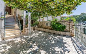 Nice Apartment In Pula With Kitchen