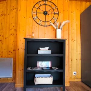 Appartements T2 tout confort avec balcon au calme entre lac et montagne : photos des chambres