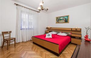 2 Bedroom Awesome Apartment In Pag 