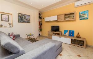 Amazing Apartment In Viskovo With Wifi 