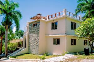 Exclusive Mountain Villa with Ocean View near Puerto Plata
