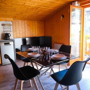 Appartements T2 tout confort avec balcon au calme entre lac et montagne : photos des chambres